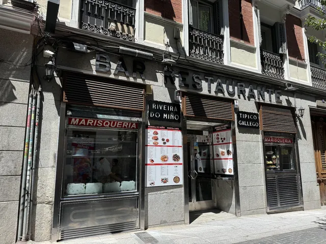 Fachada de la marisquería Ribeira do Miño, en la calle de Santa Brígida